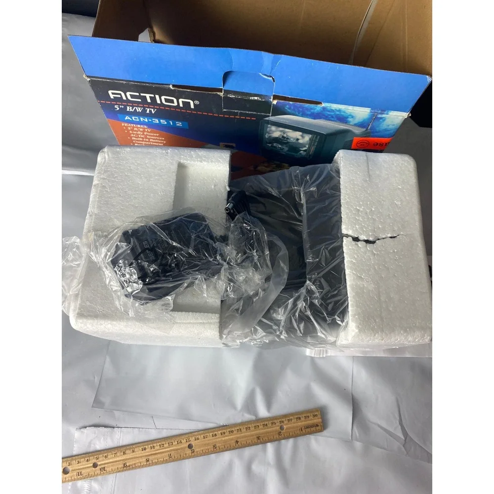 Action ACN-3512 Portable Black &‎ White CRT TV RCA Video Input New Open Box